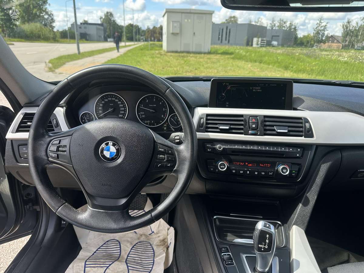 BMW 320, 2.0 l., Седан