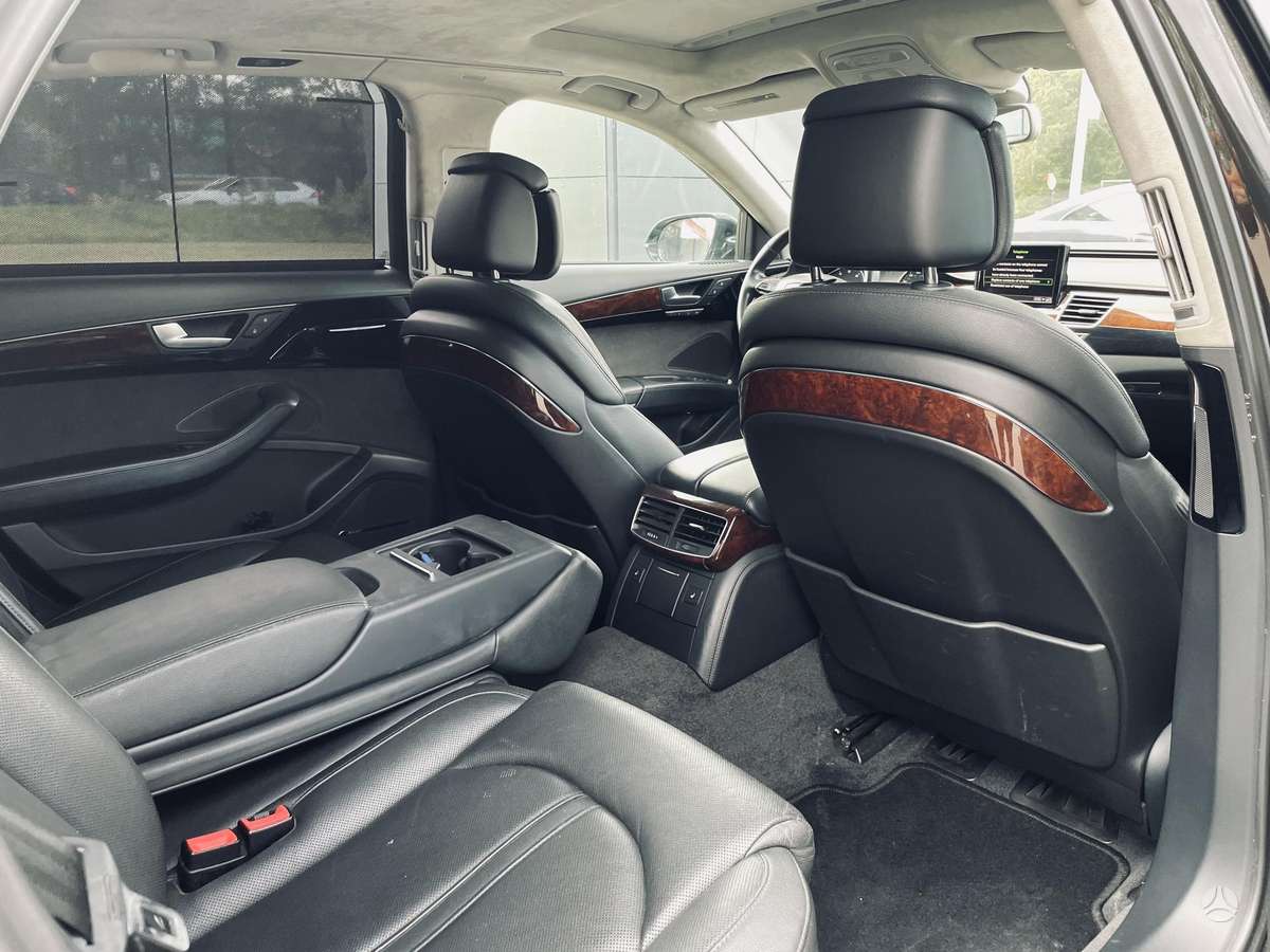 Audi A8, 4.2 l., Лимузин