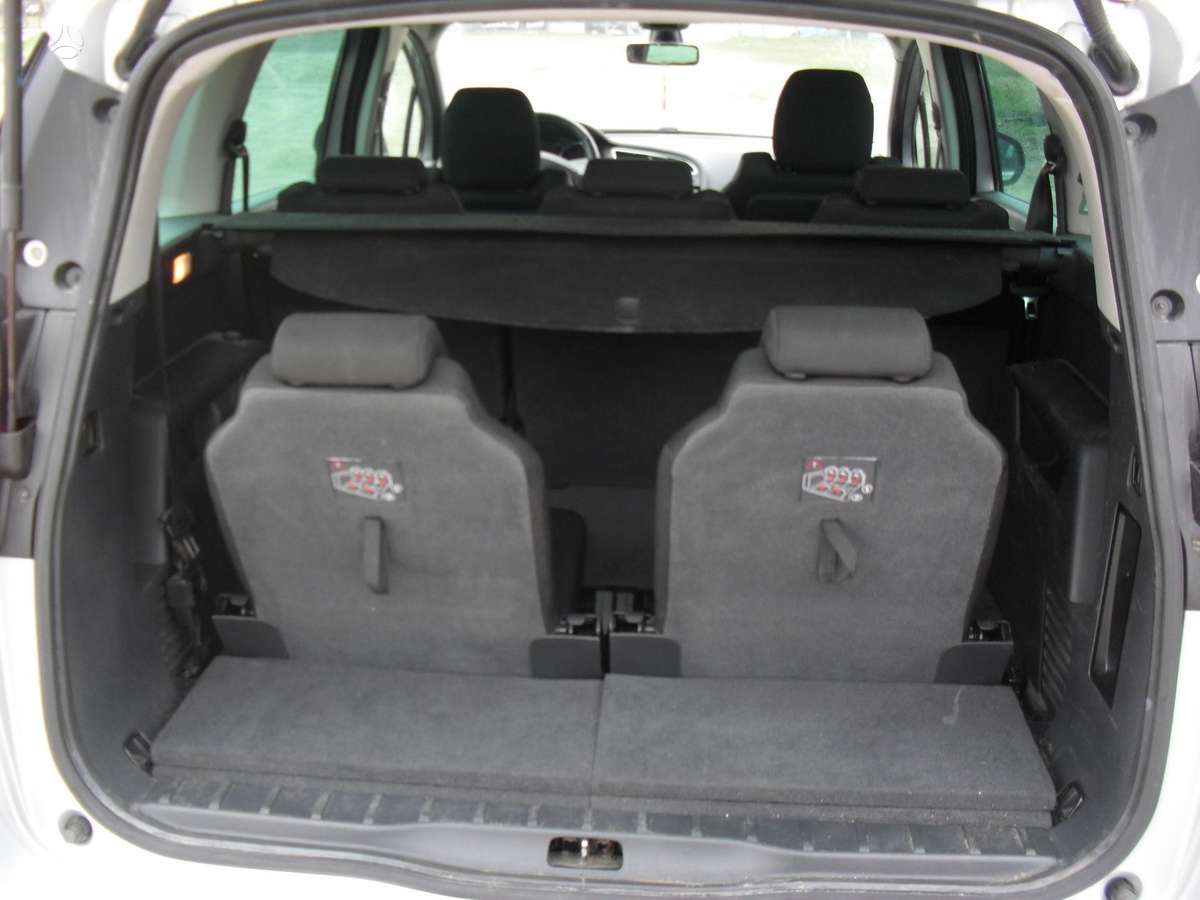 Peugeot 5008 - 8