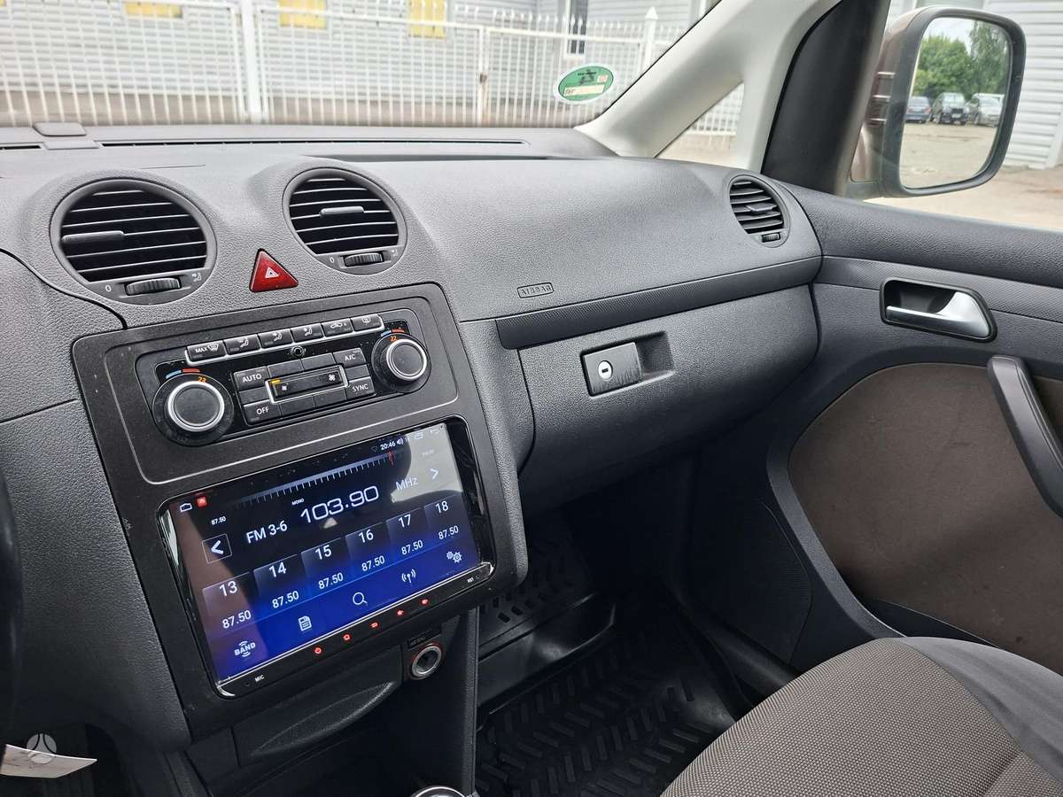 Volkswagen Caddy - 11
