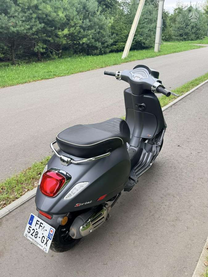 Piaggio Vespa 49cc, scooters / mopeds