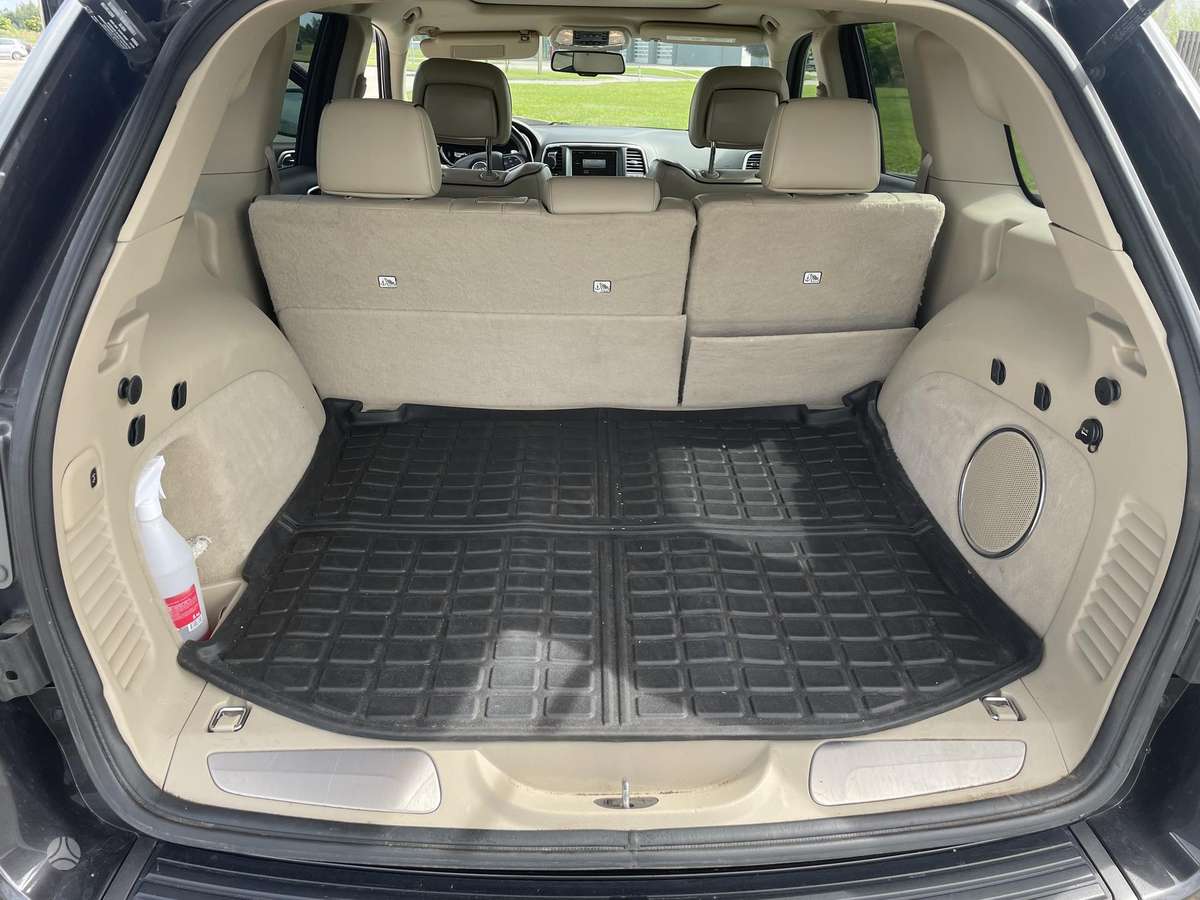 Jeep Grand Cherokee - 9