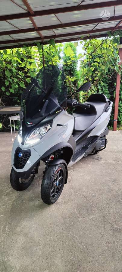 Piaggio MP3 350cc, scooters / mopeds