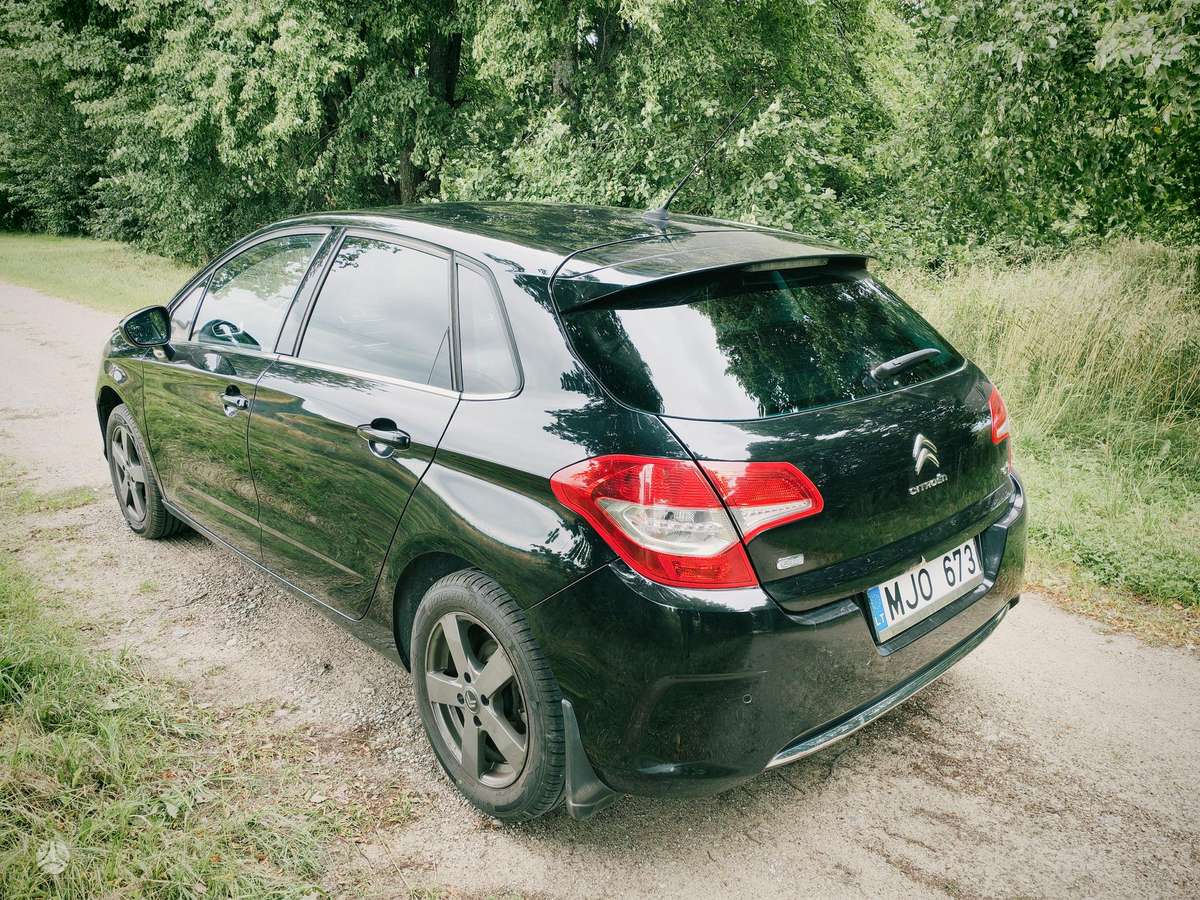 Citroen C4, 1.6 l., hatchback