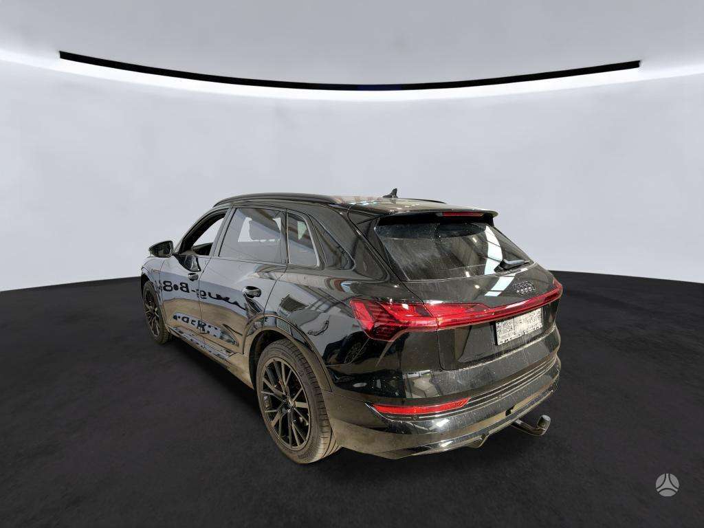 Audi e-tron, 95 kWh, off-road / crossover