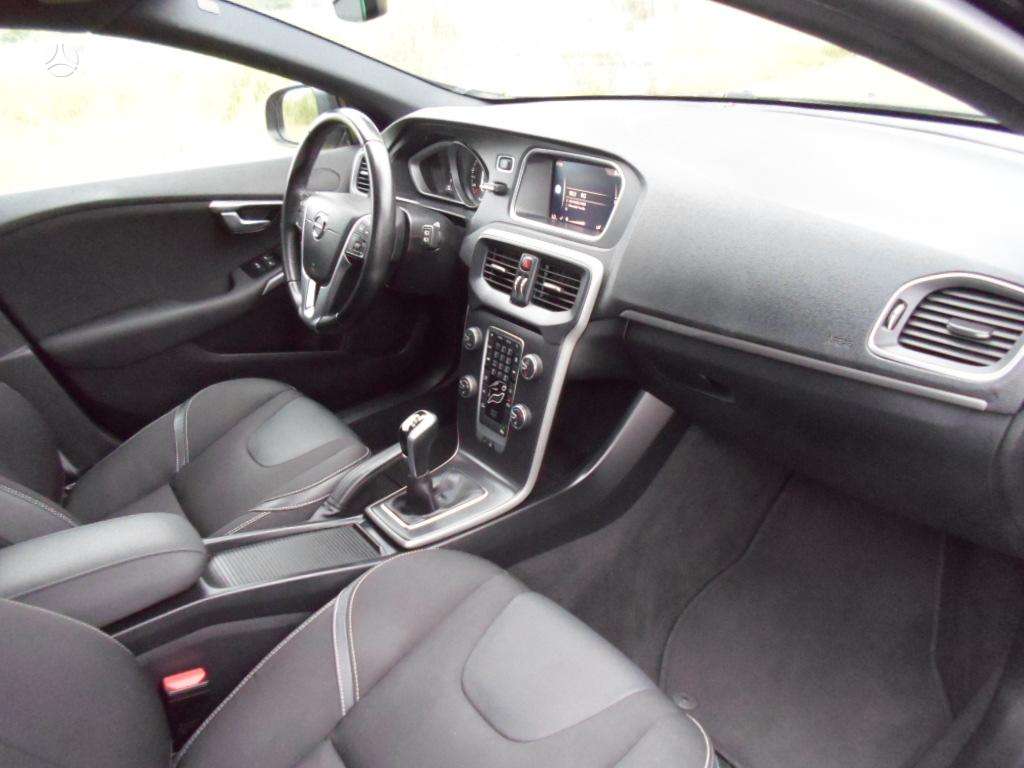 Volvo V40, 2.0 l., hatchback