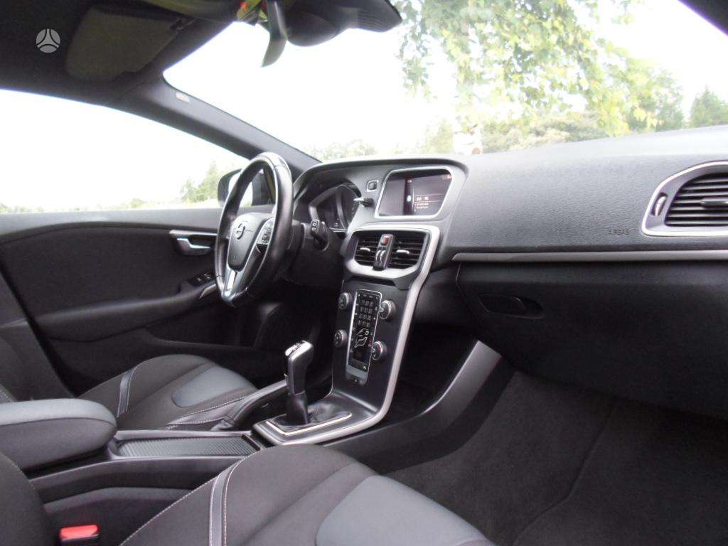 Volvo V40, 2.0 l., hatchback