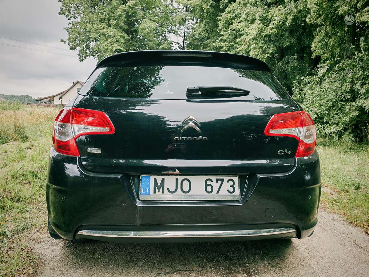 Citroen C4, 1.6 l., hatchback