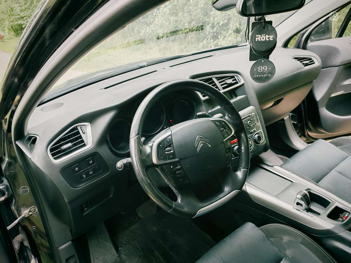 Citroen C4, 1.6 l., hatchback