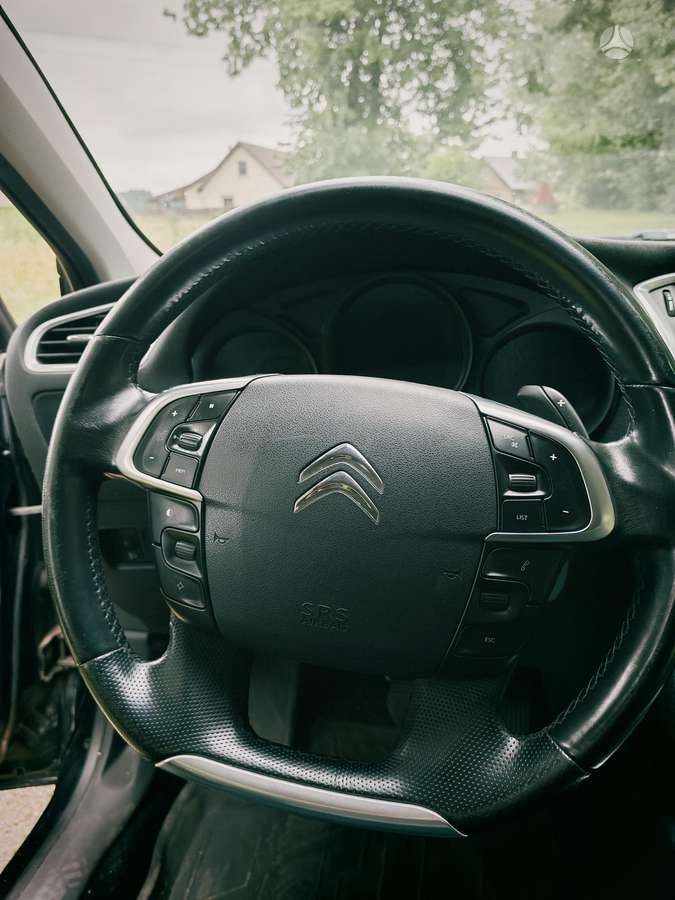 Citroen C4, 1.6 l., hatchback