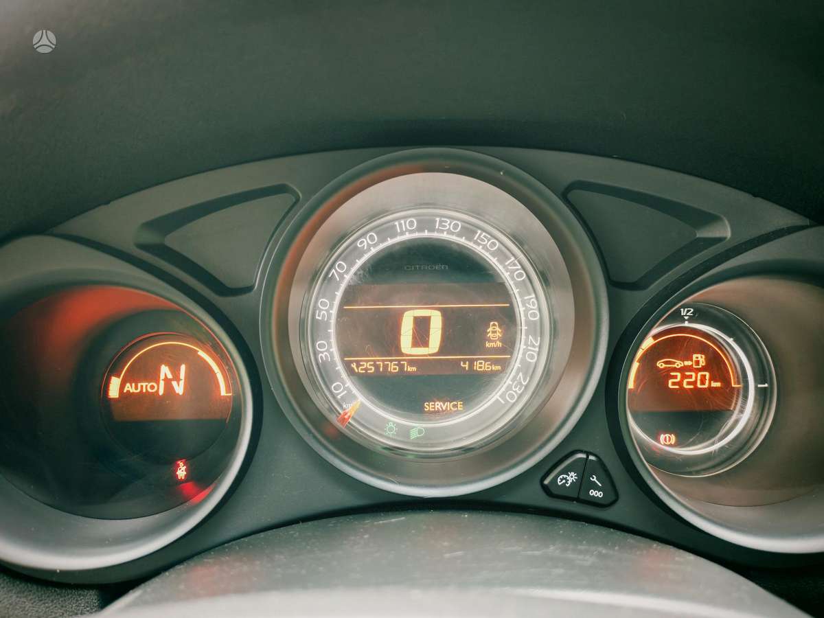 Citroen C4, 1.6 l., hatchback