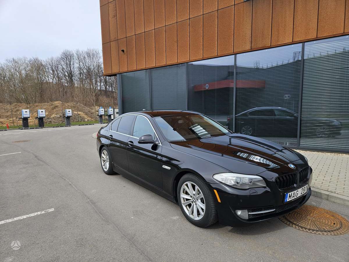 BMW 520, 2.0 l., Седан