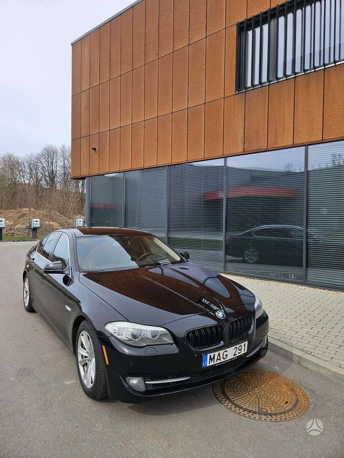 BMW 520, 2.0 l., Седан