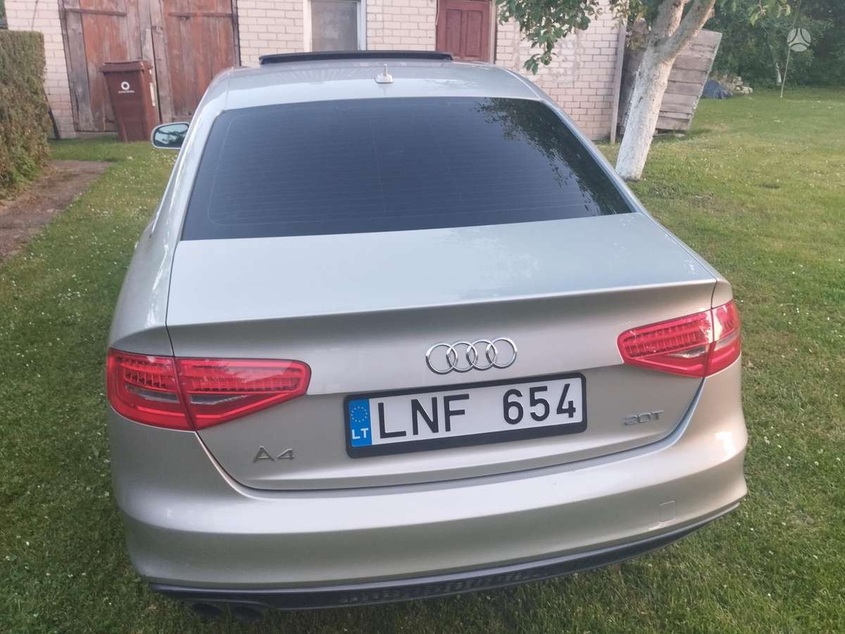 Audi A4, 2.0 l., Седан