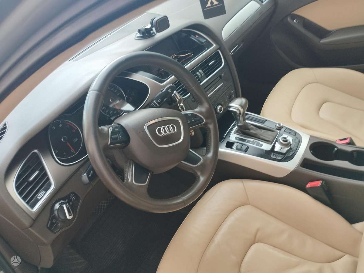 Audi A4, 2.0 l., Седан