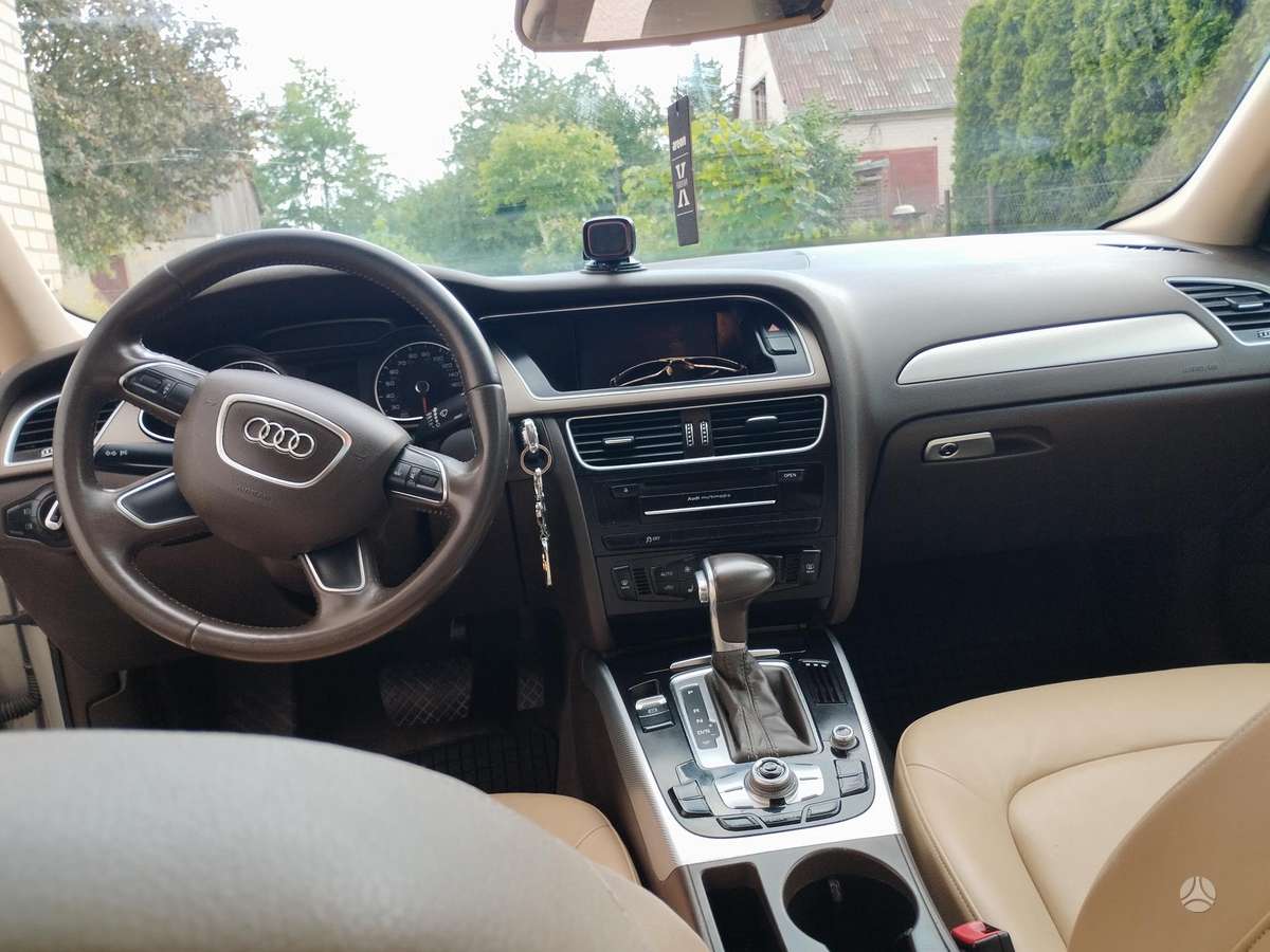 Audi A4, 2.0 l., Седан