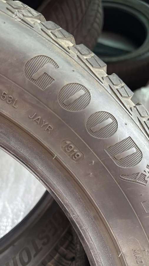 Goodyear, winter 235/55 R18