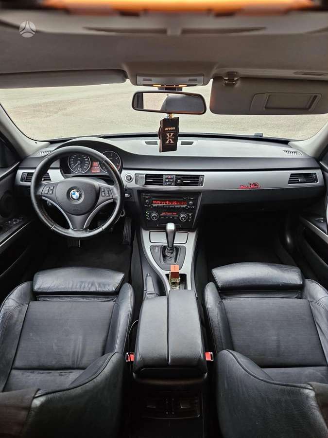 BMW 325, 3.0 l., Седан