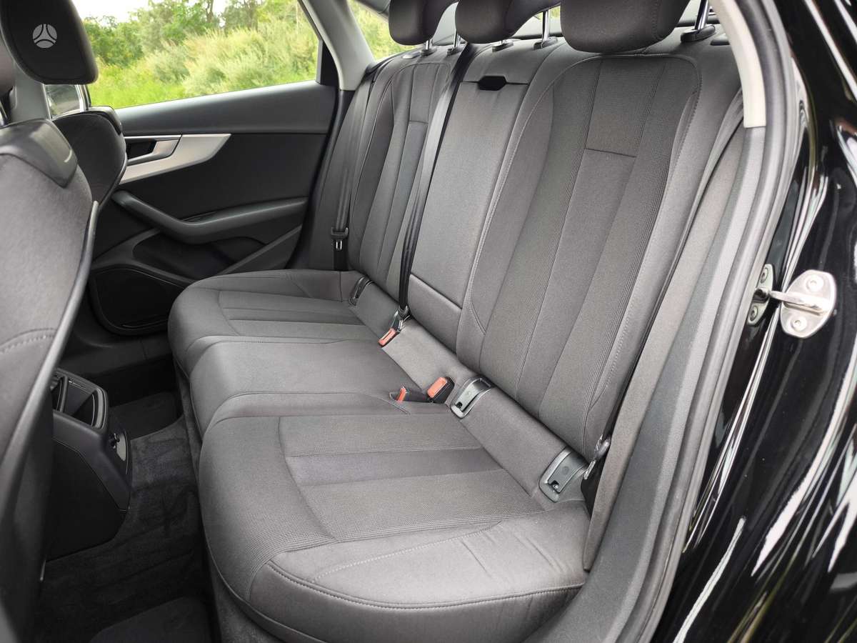 Audi A4, 2.0 l., Седан