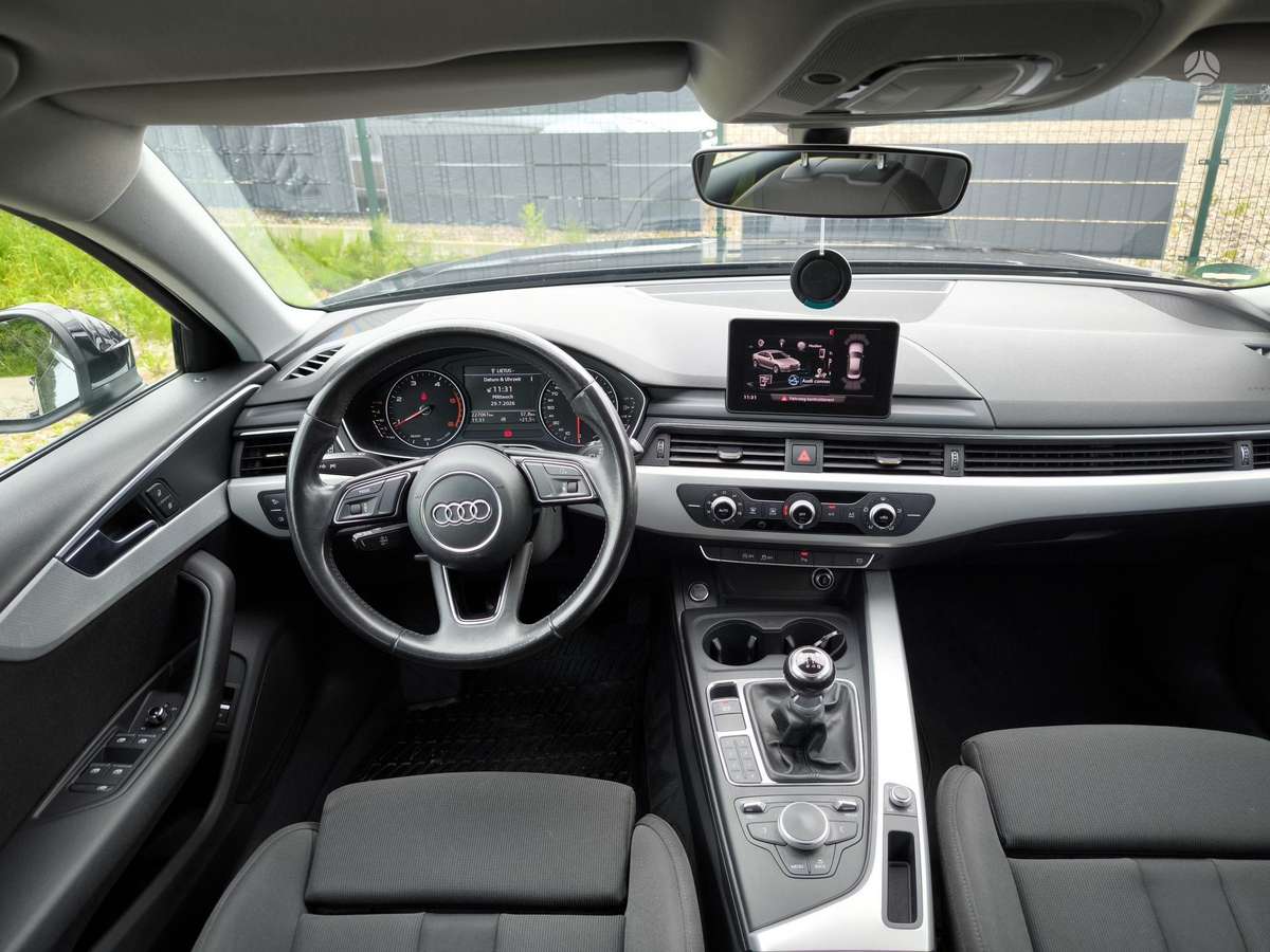 Audi A4, 2.0 l., Седан