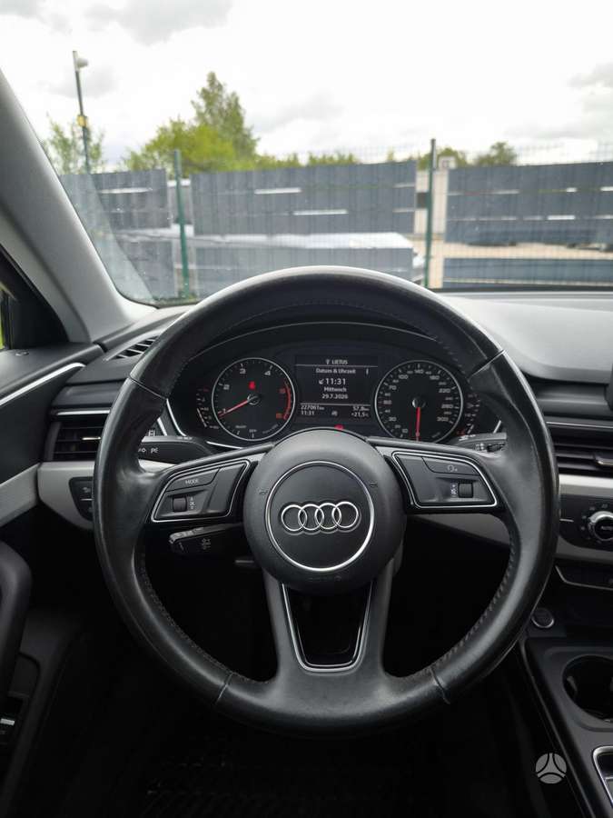 Audi A4, 2.0 l., Седан