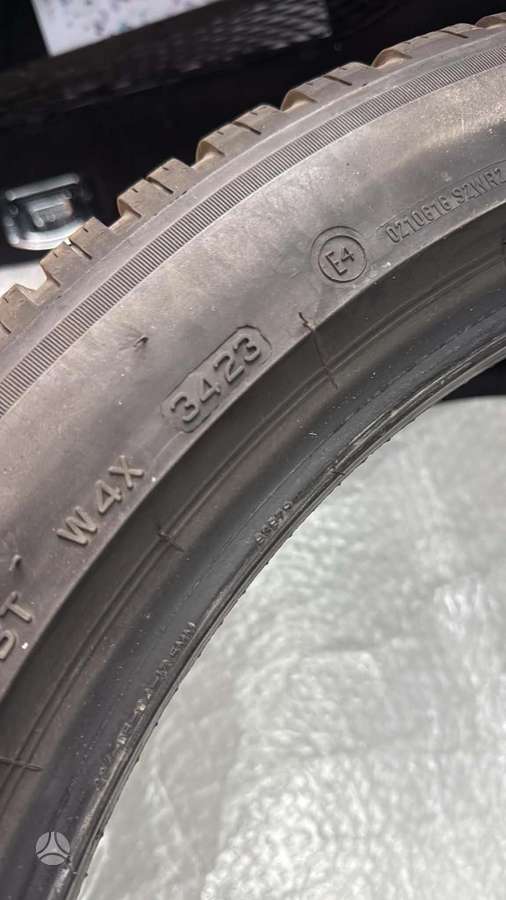 Bridgestone, winter 285/40 R22