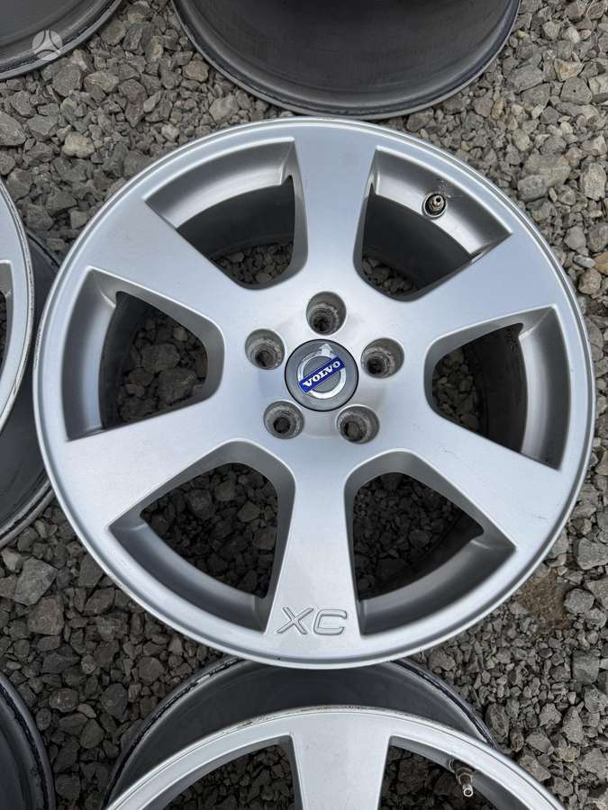 Volvo, lengvojo lydinio, R17