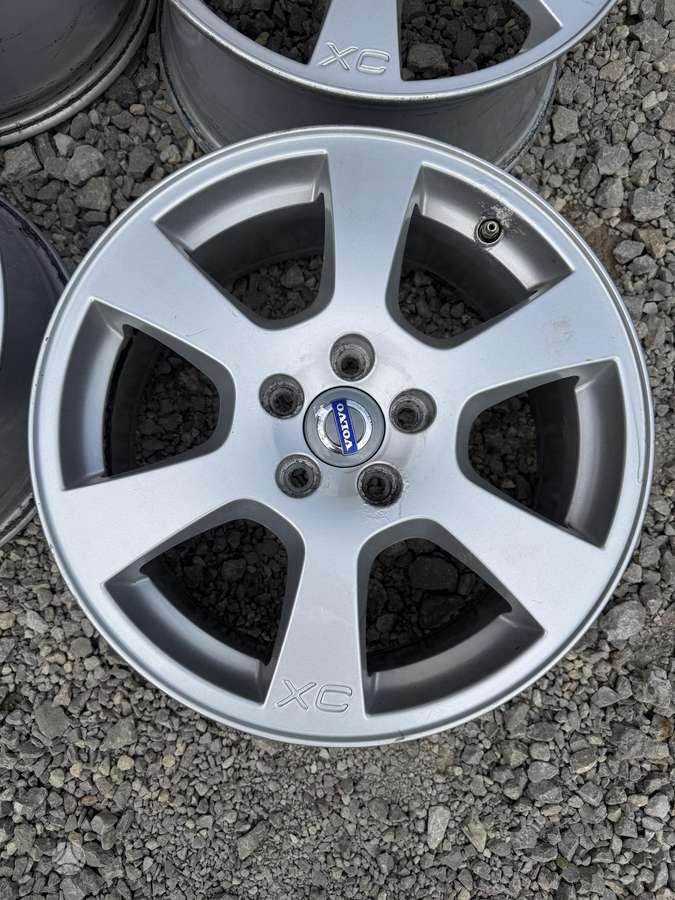 Volvo, lengvojo lydinio, R17