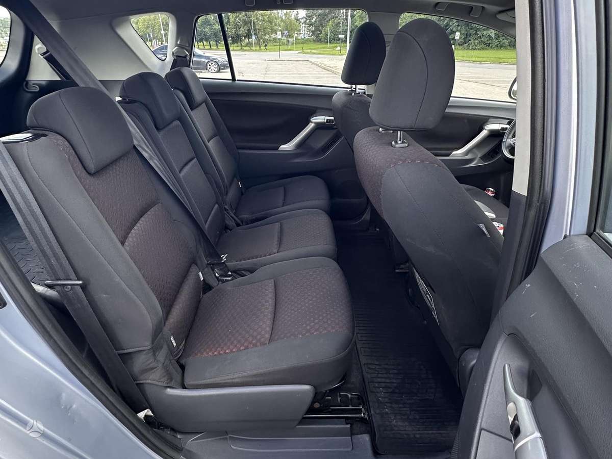 Toyota Verso - 7
