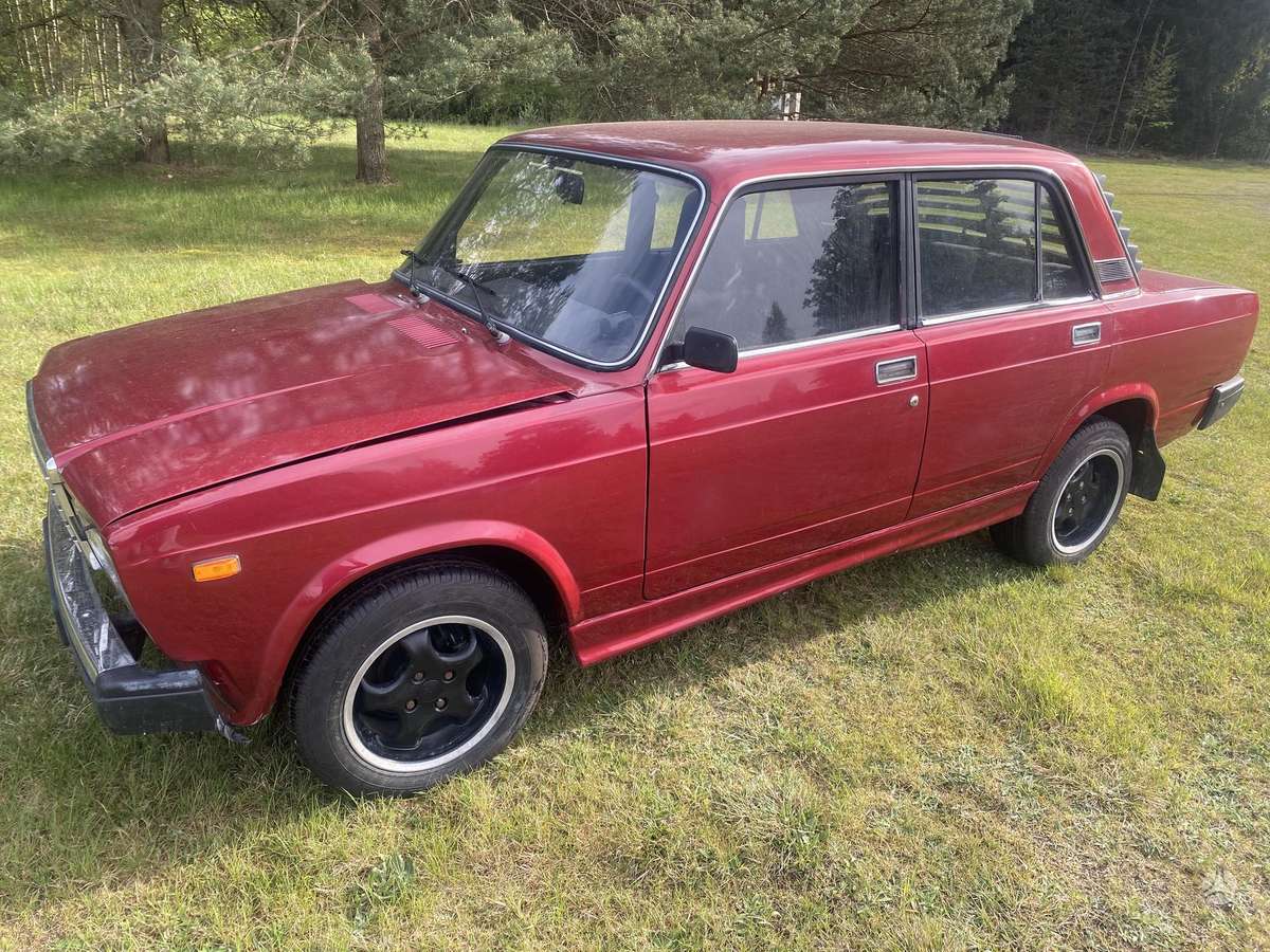 Lada 2107, saloon / sedan