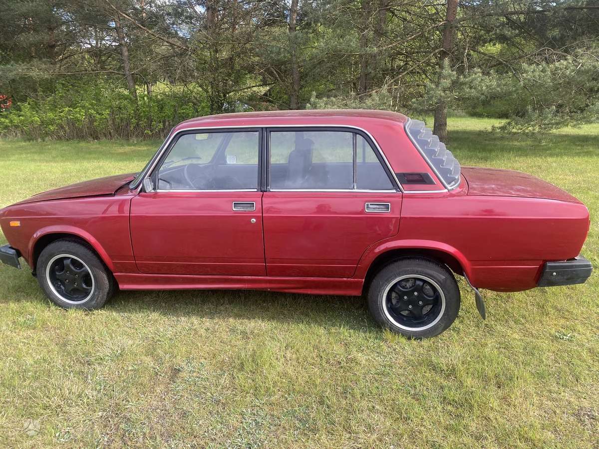 Lada 2107, Седан
