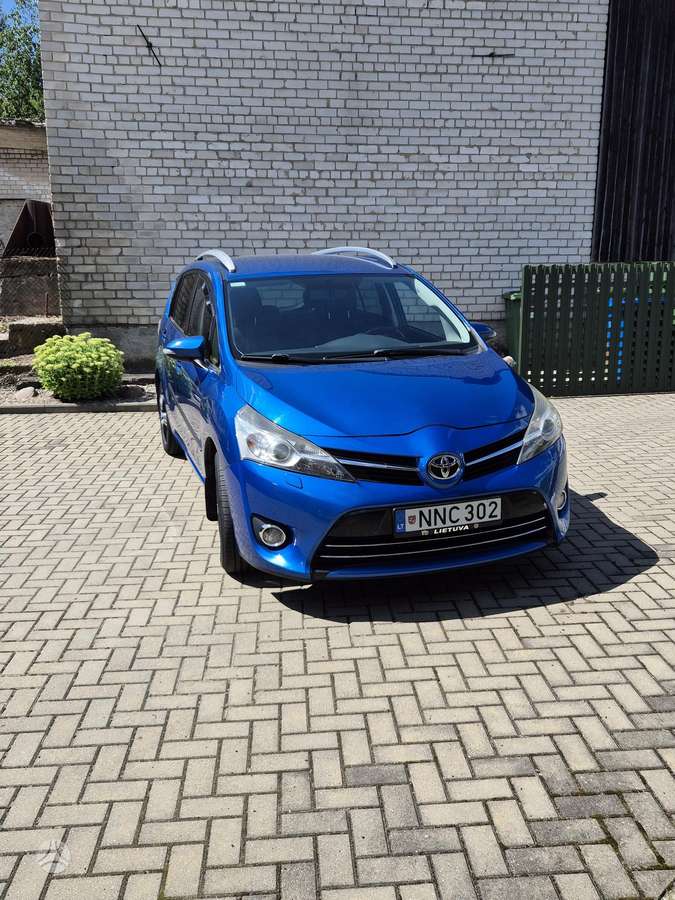 Toyota Verso - 1