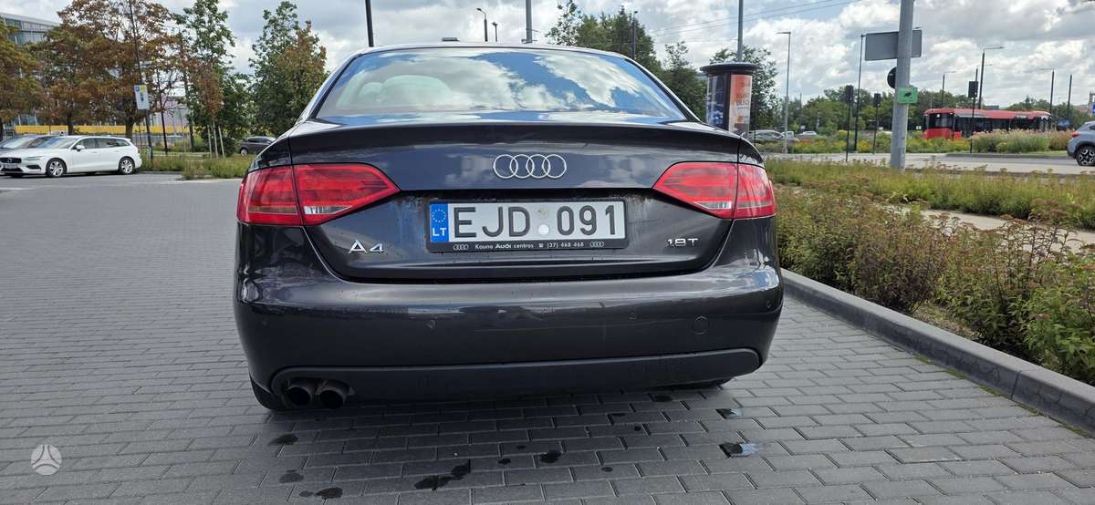 Audi A4, 1.8 l., Седан