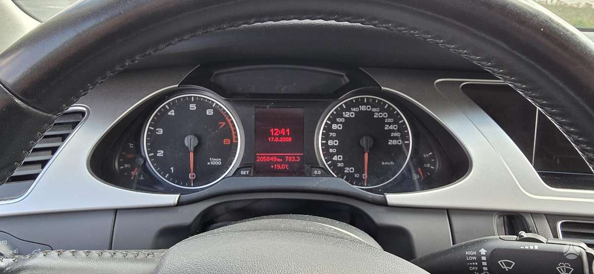 Audi A4, 1.8 l., Седан