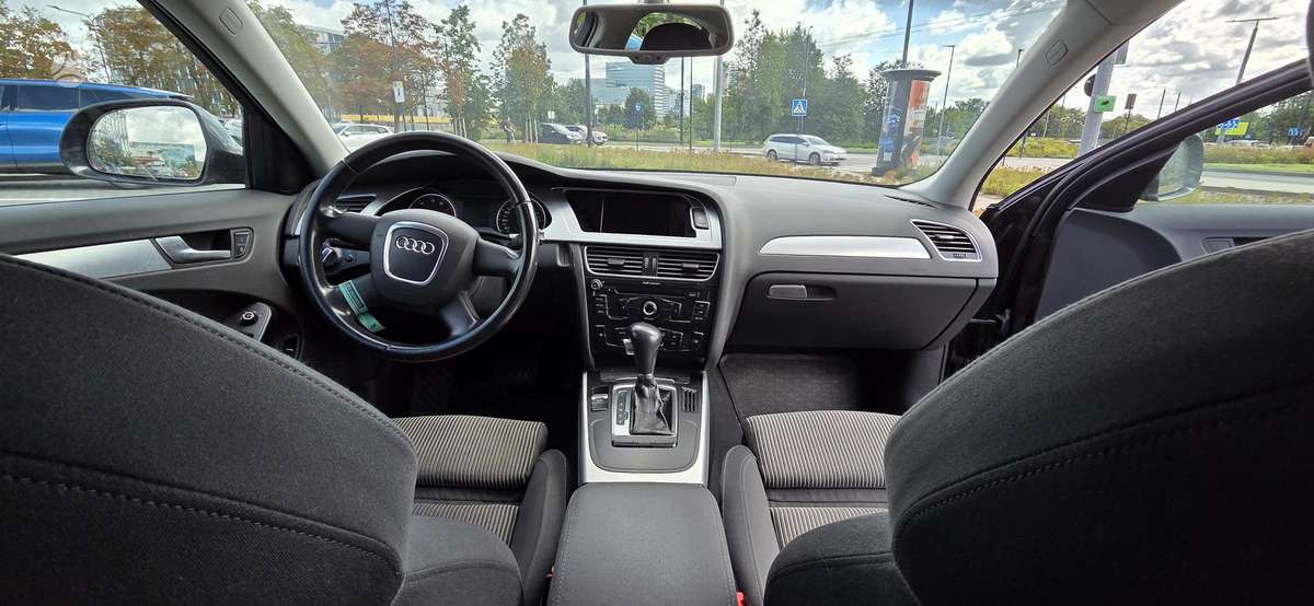 Audi A4, 1.8 l., Седан