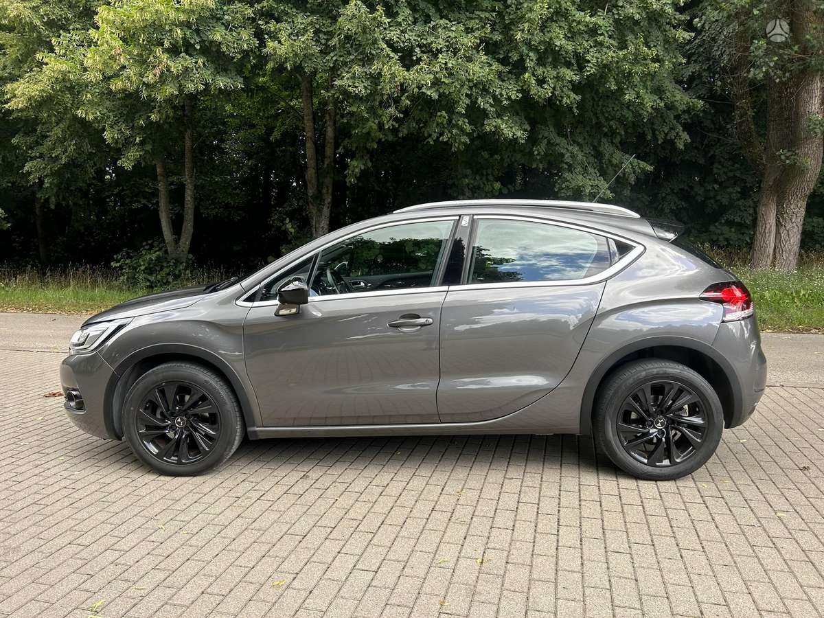Citroen DS4, 1.2 l., hatchback
