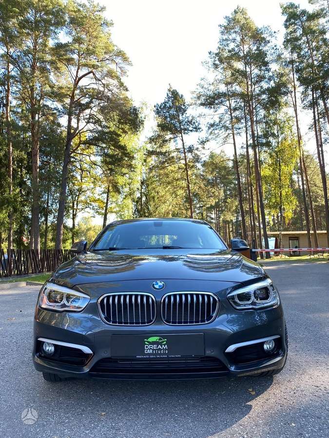 BMW 118, 2.0 l., hatchback