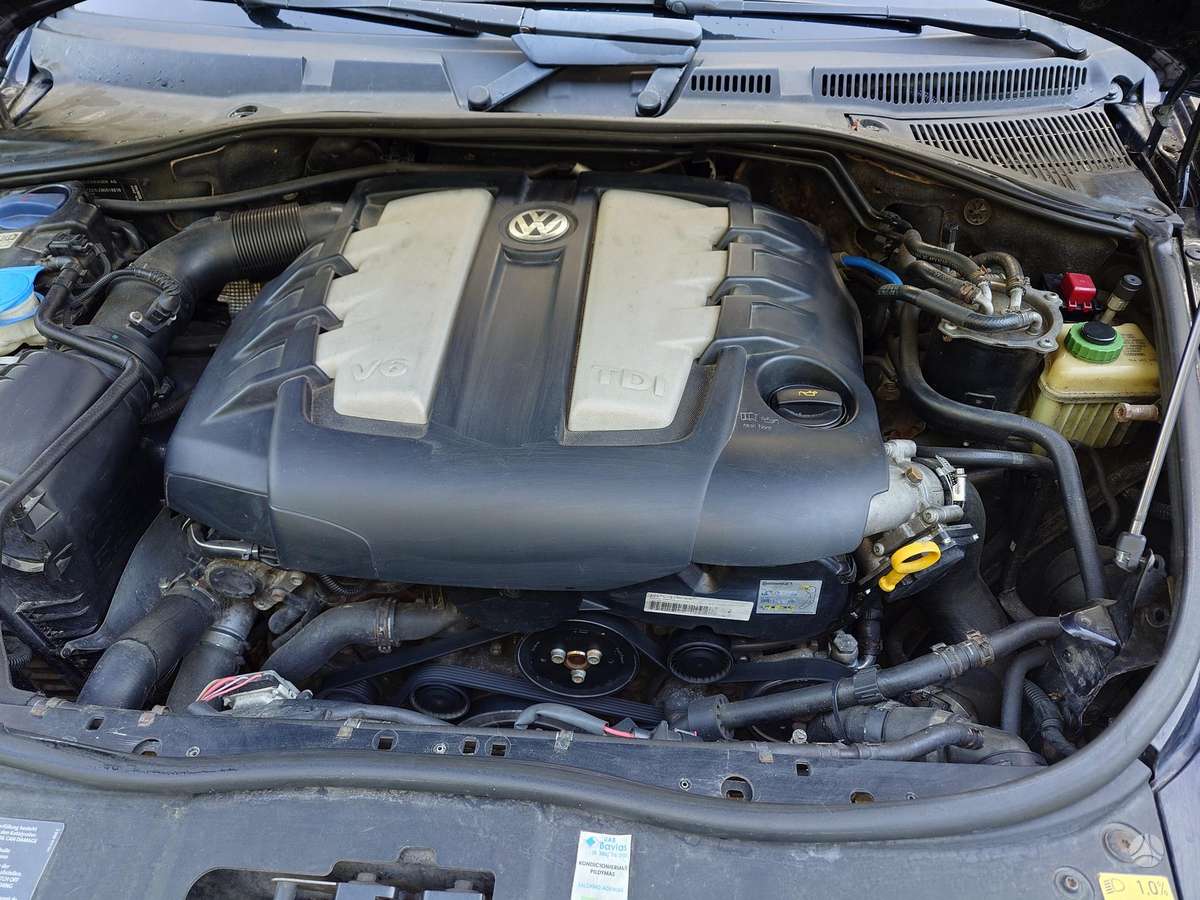 Volkswagen Touareg - 6