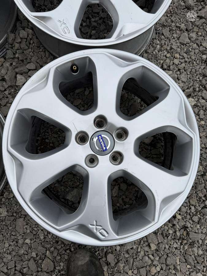 Volvo, lengvojo lydinio, R18