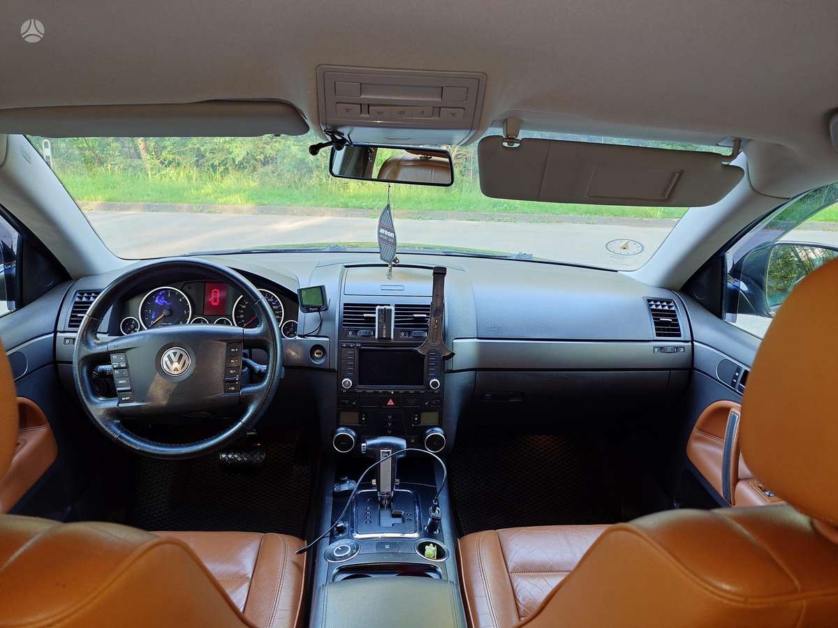 Volkswagen Touareg - 9