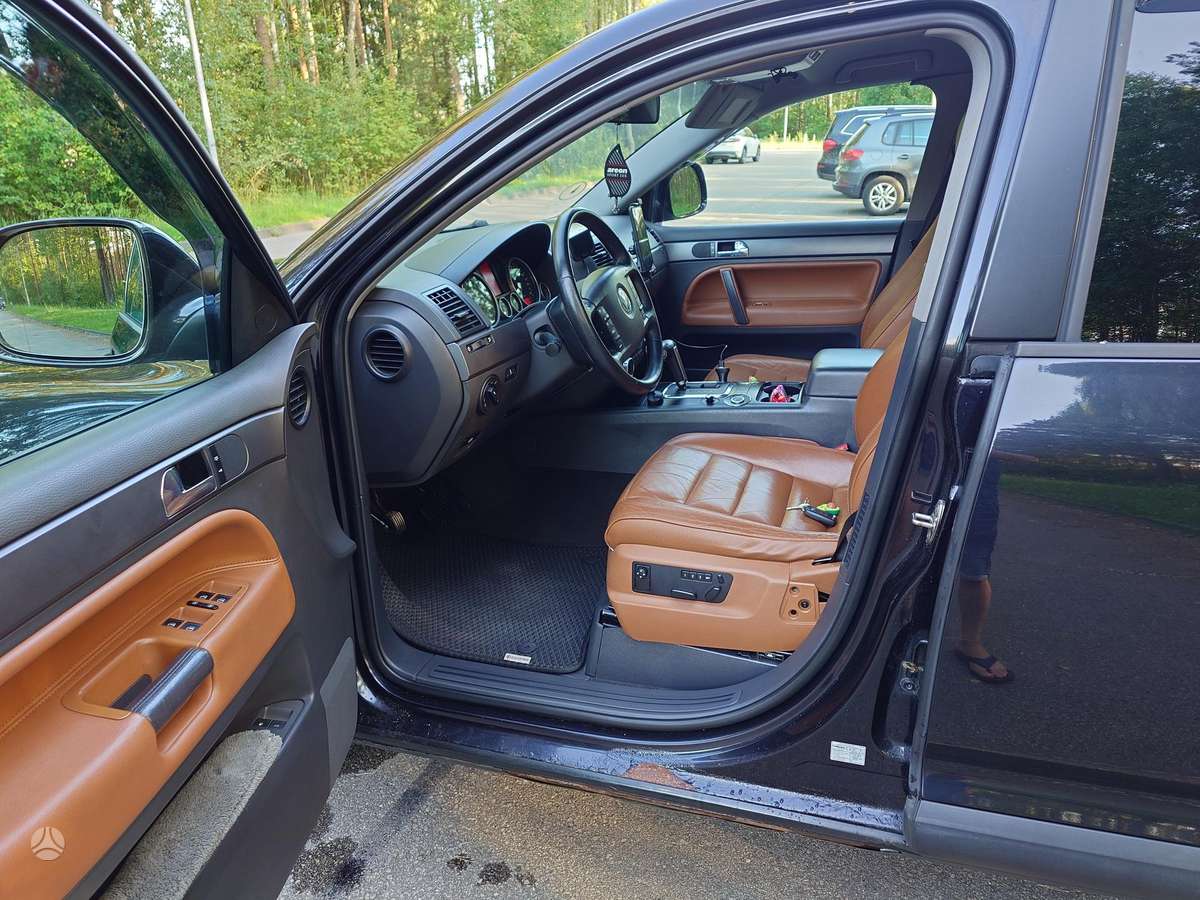 Volkswagen Touareg - 12
