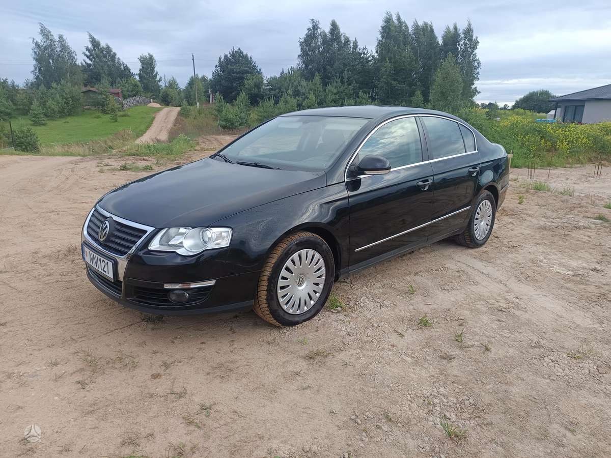 Volkswagen Passat - 1