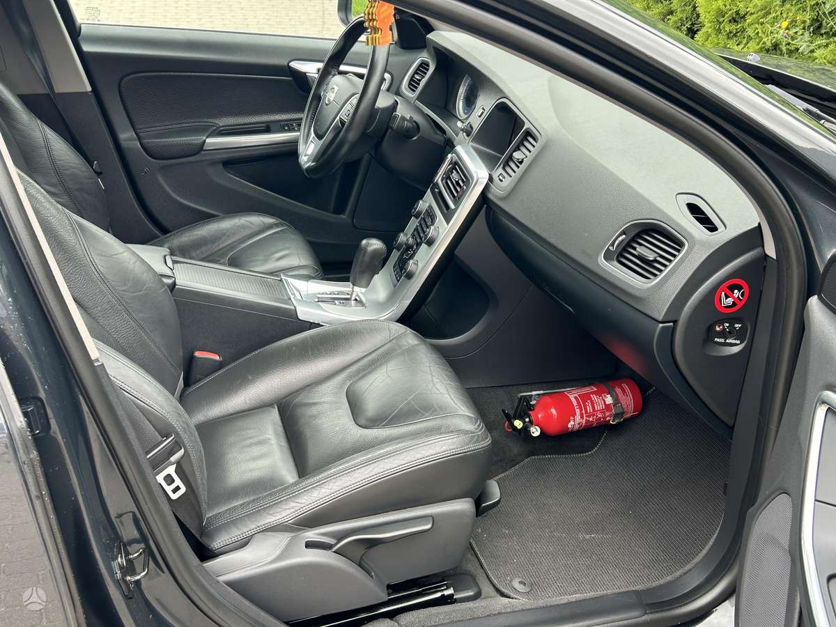 Volvo S60, 2.4 l., Седан