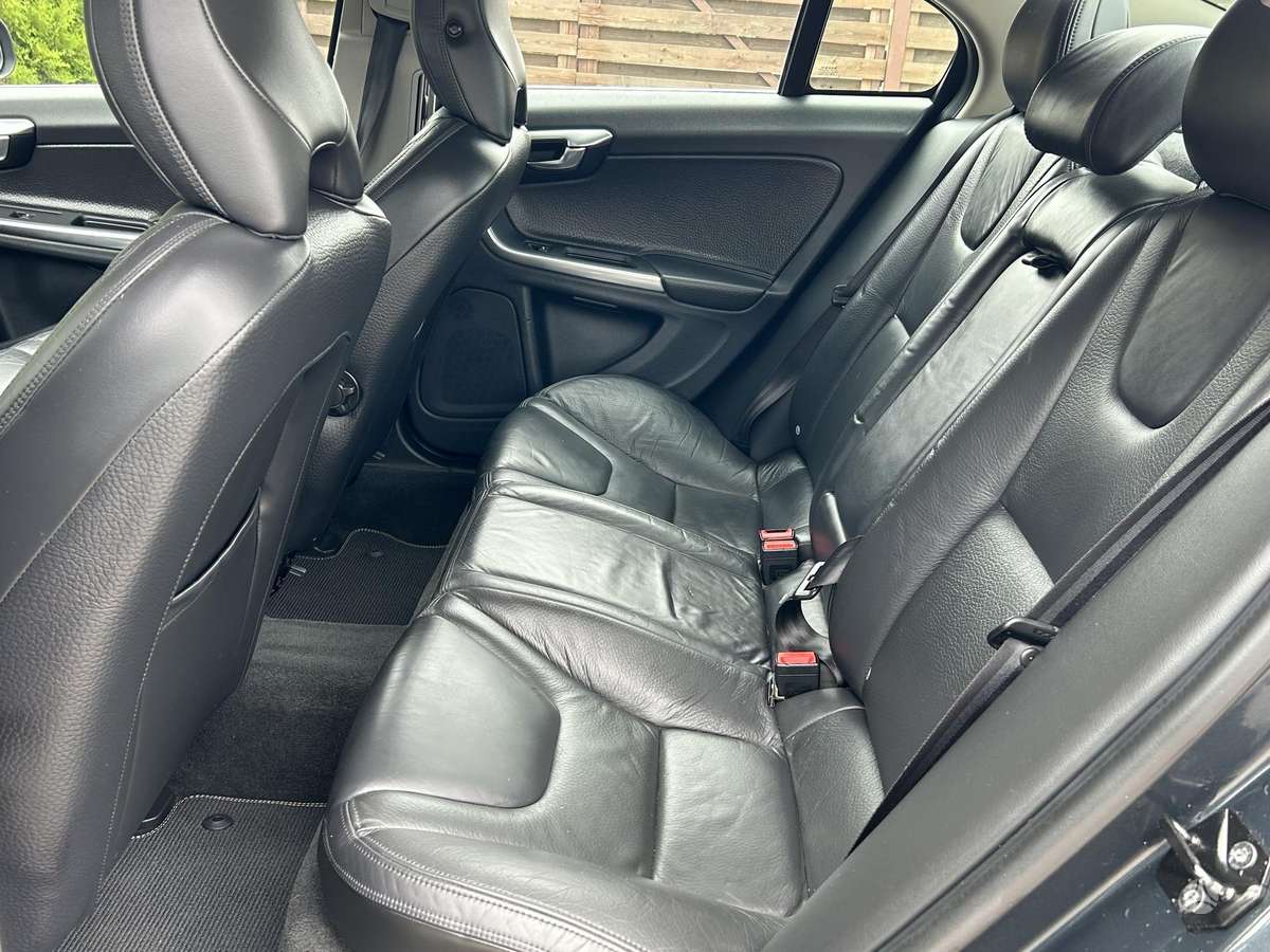 Volvo S60, 2.4 l., Седан