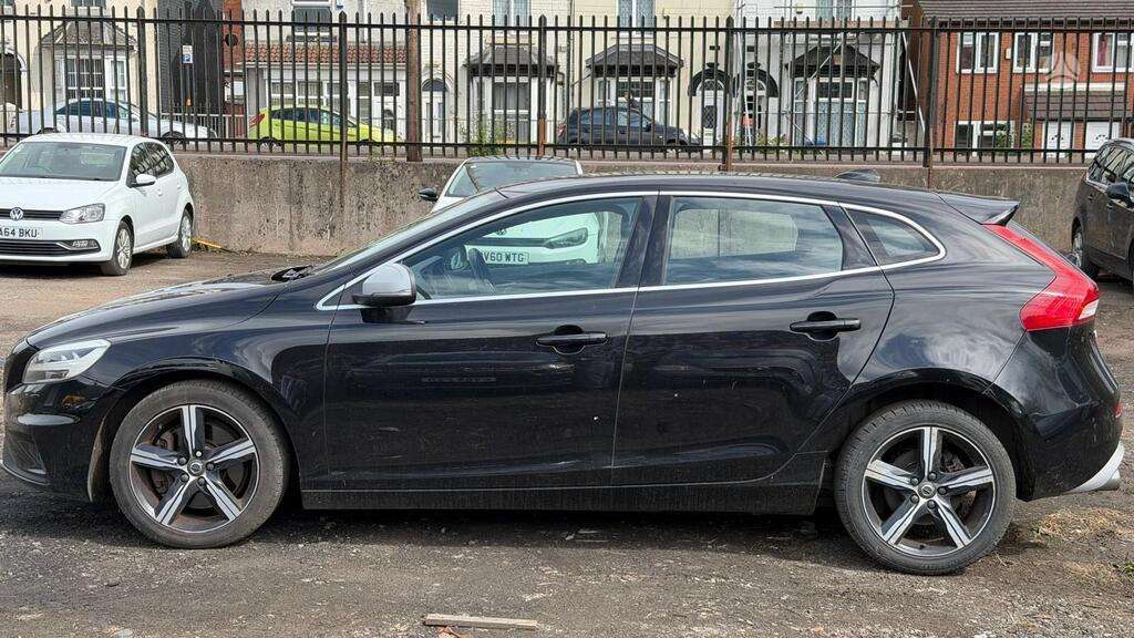 Volvo V40, 2.0 l., Хэтчбек