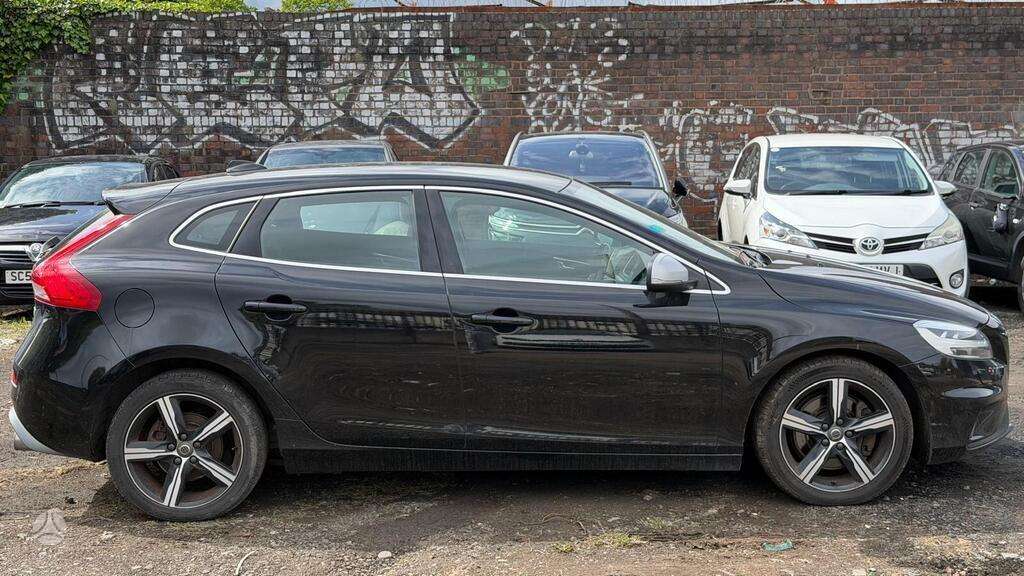 Volvo V40, 2.0 l., Хэтчбек