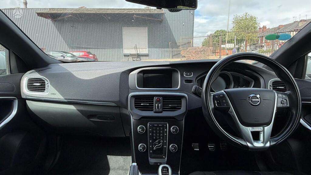 Volvo V40, 2.0 l., Хэтчбек