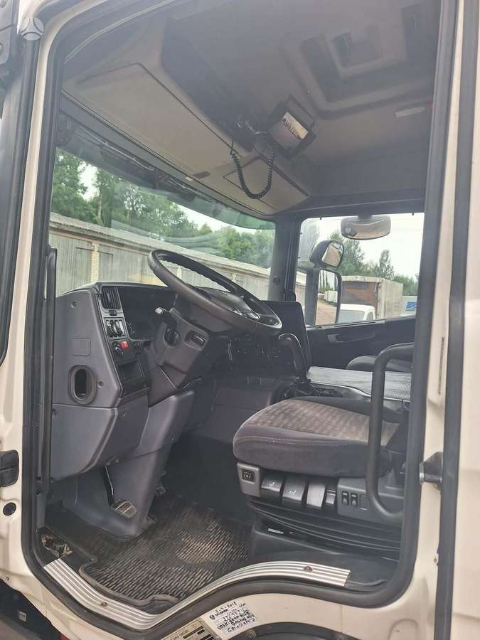 Scania P270, su kranu