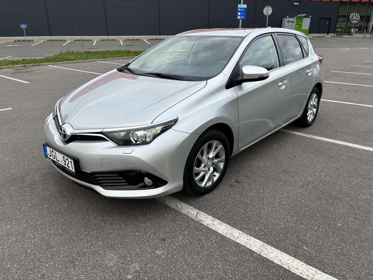 Toyota Auris - 1