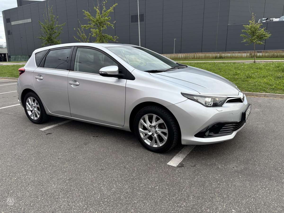 Toyota Auris - 2